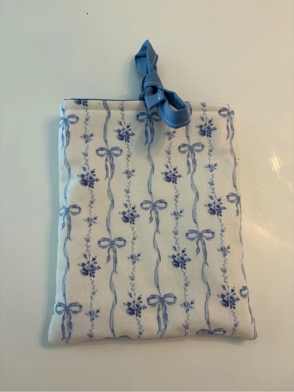 Blue Ribbon Floral Kindle Sleeve